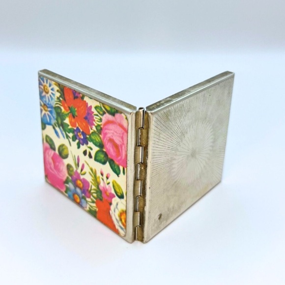 Vintage Compact Makeup Mirror / Floral Square Pocket Mini Mirror - Picture 4 of 7